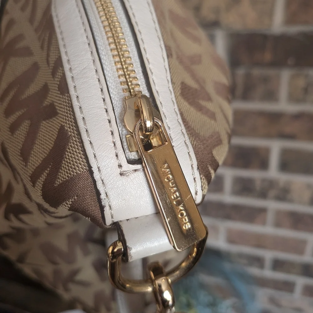 Michael Kors Bedford Signature Satchel Tan Monogram/White trim
